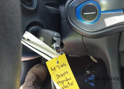 2019 Hyundai Veloster 2.0 из США, поврежденный, VIN KMHTG6AF3KU001598